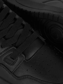 Baskets Basses à Lacets