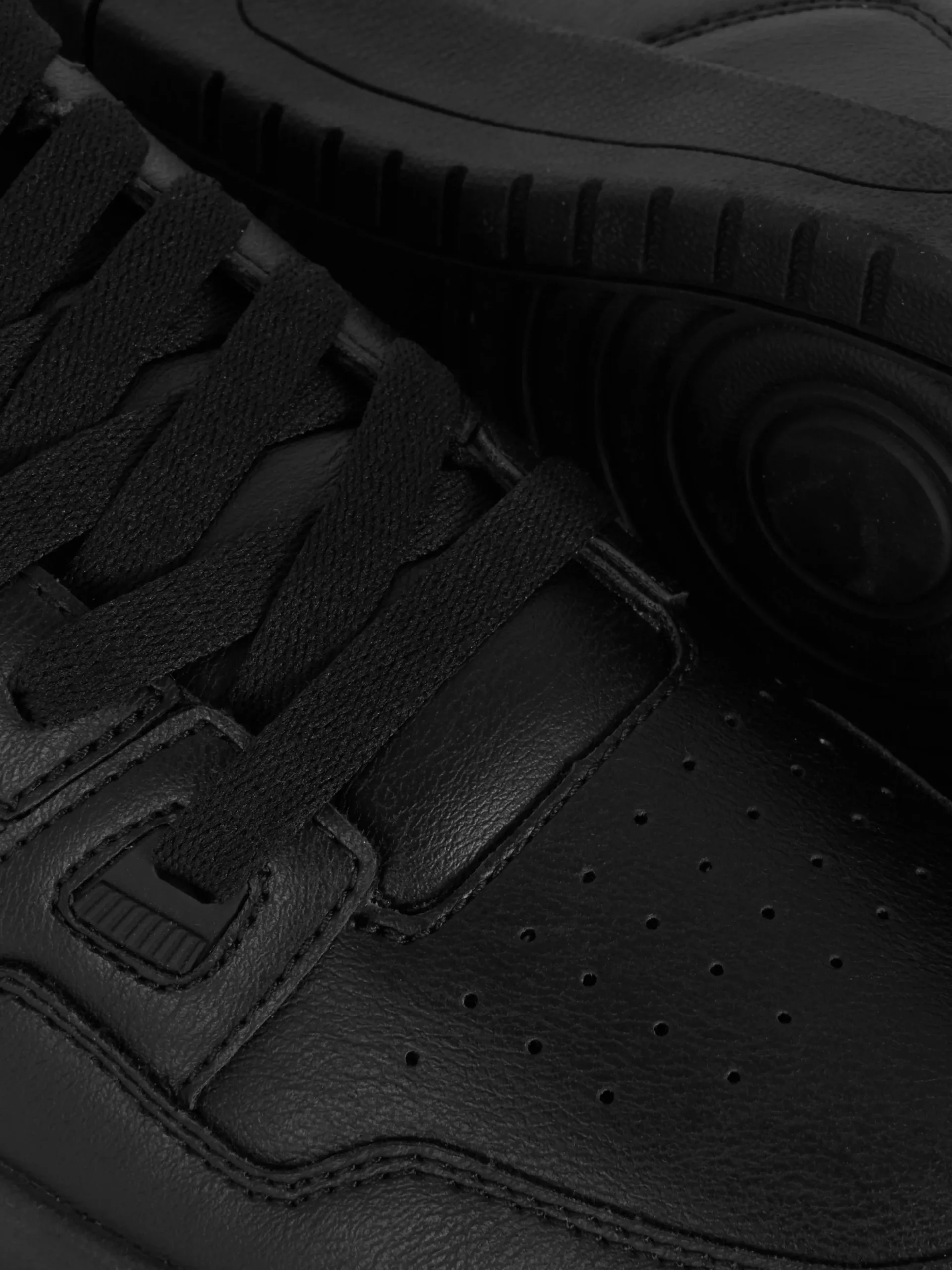 Baskets Basses à Lacets