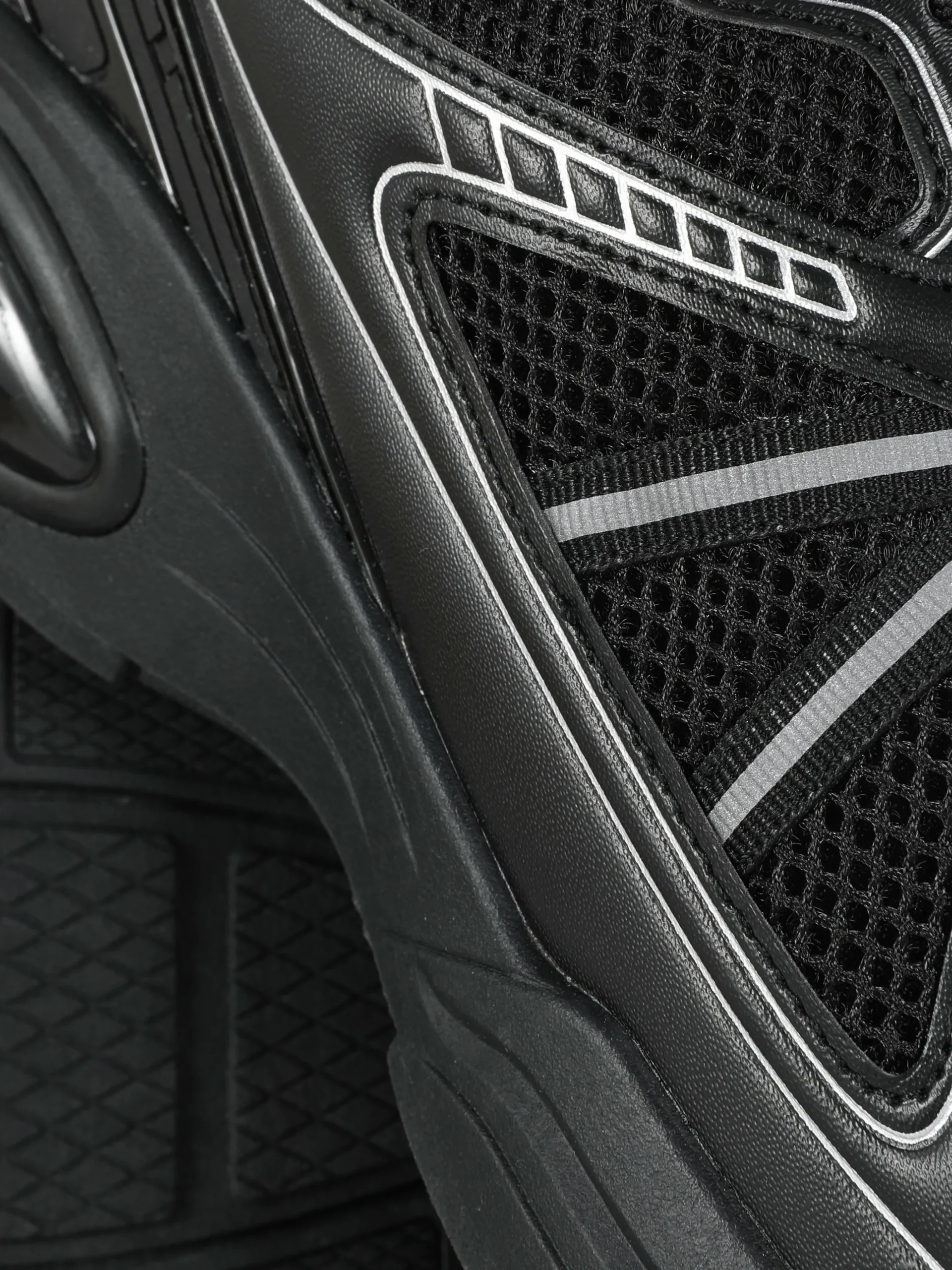 Baskets De Sport Basses à Empiècements