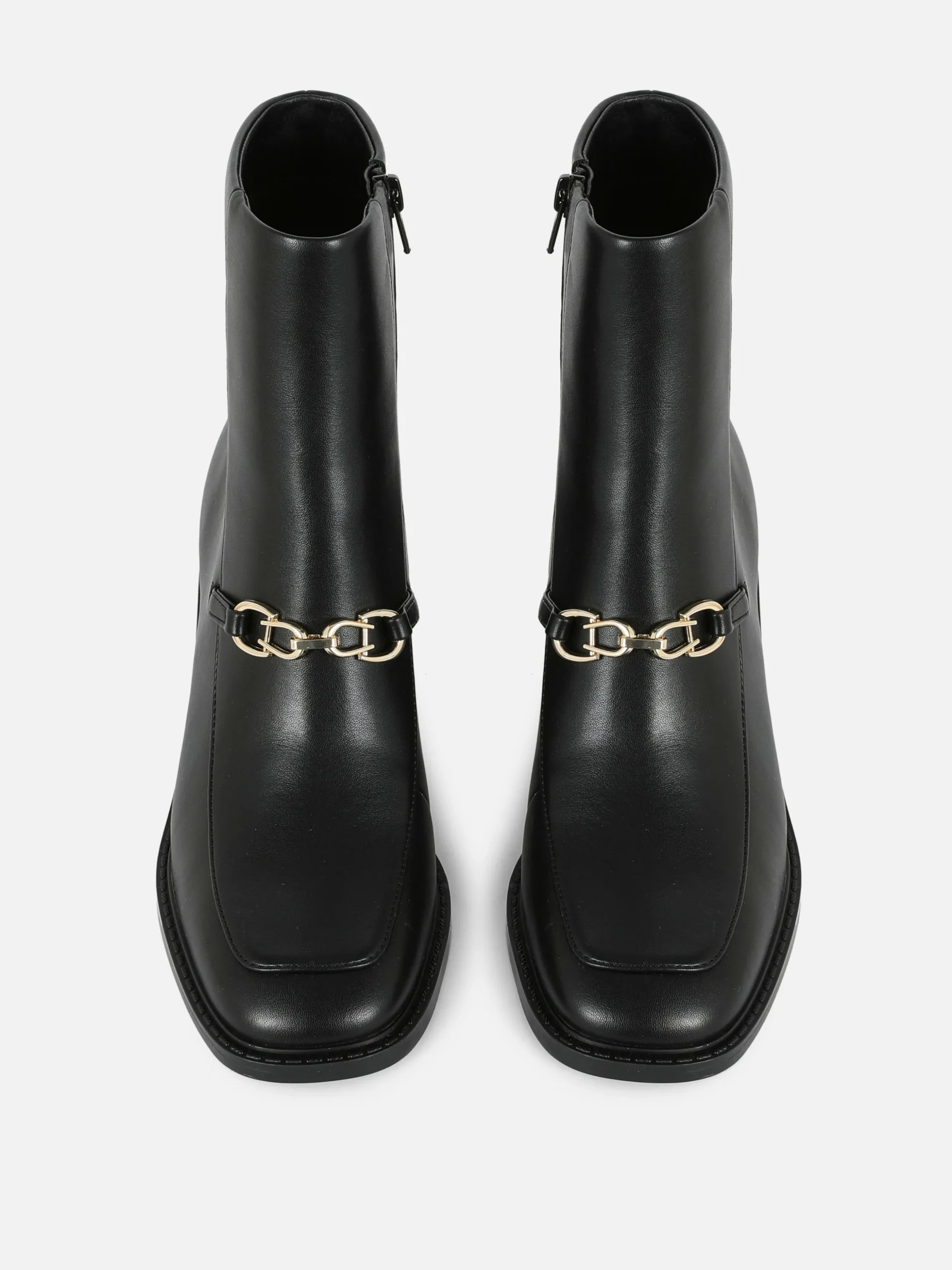 Bottes à Talons Carrés Et Détail Chaîne Rita Ora