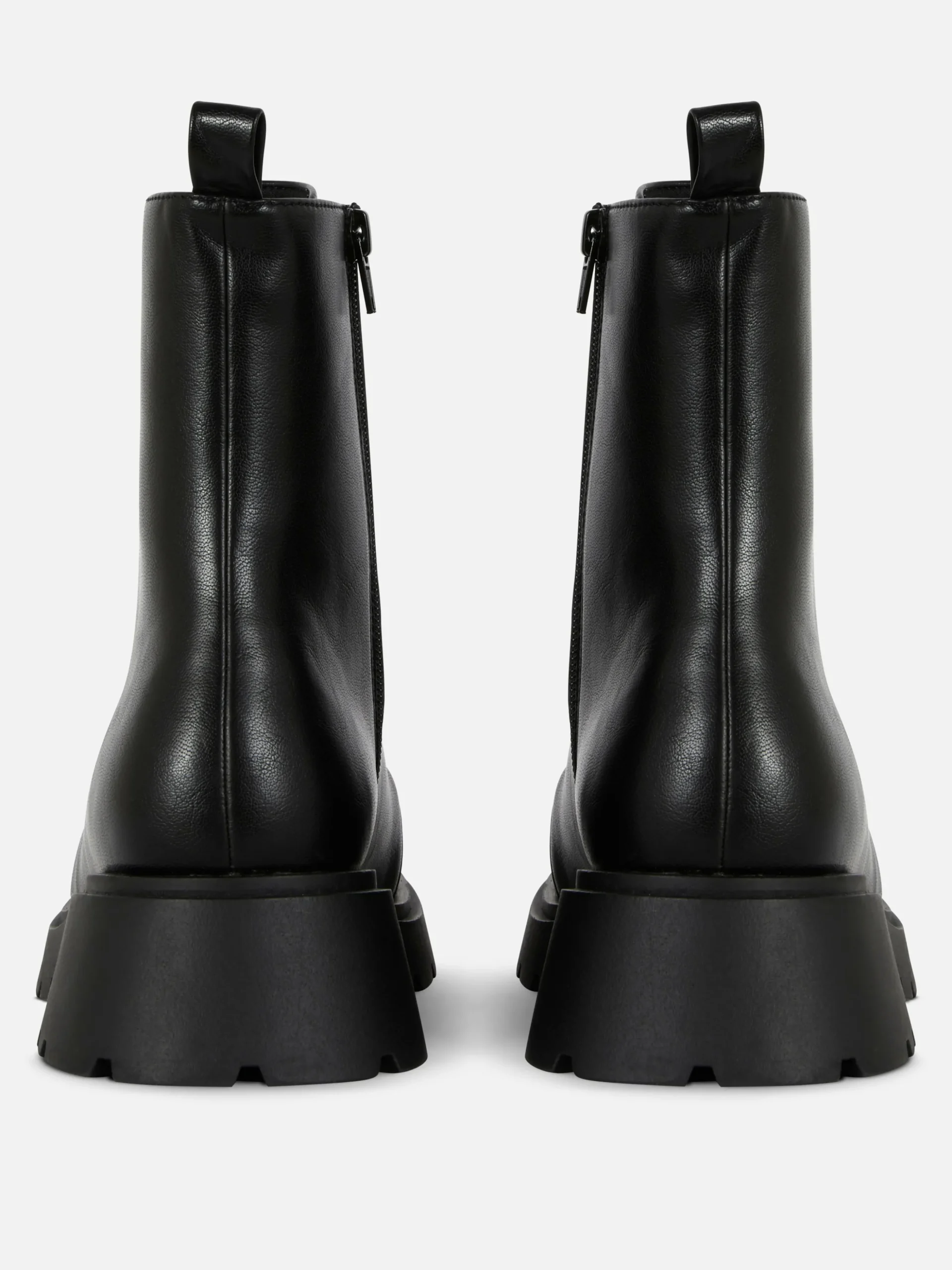 Bottines Lacées Avec Empiècement Sur L'embout