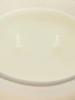 Bougie Parfumée à Double Mèche Dans Un Pot à Couvercle