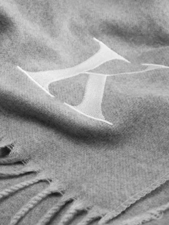 Écharpe Avec Initiale Brodée Et Pampilles