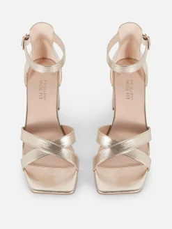 Chaussures à Talons Larges Avec Brides Croisées