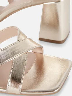 Chaussures à Talons Larges Avec Brides Croisées