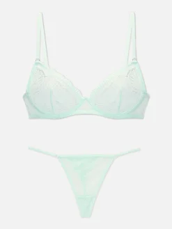 Ensemble Soutien-gorge Non Rembourré Et String En Dentelle