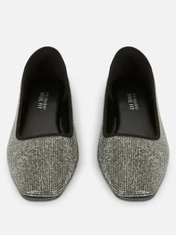 Escarpins Cloutés à Bout Carré