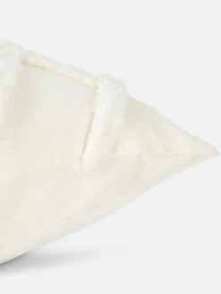 Housse De Coussin Touffetée