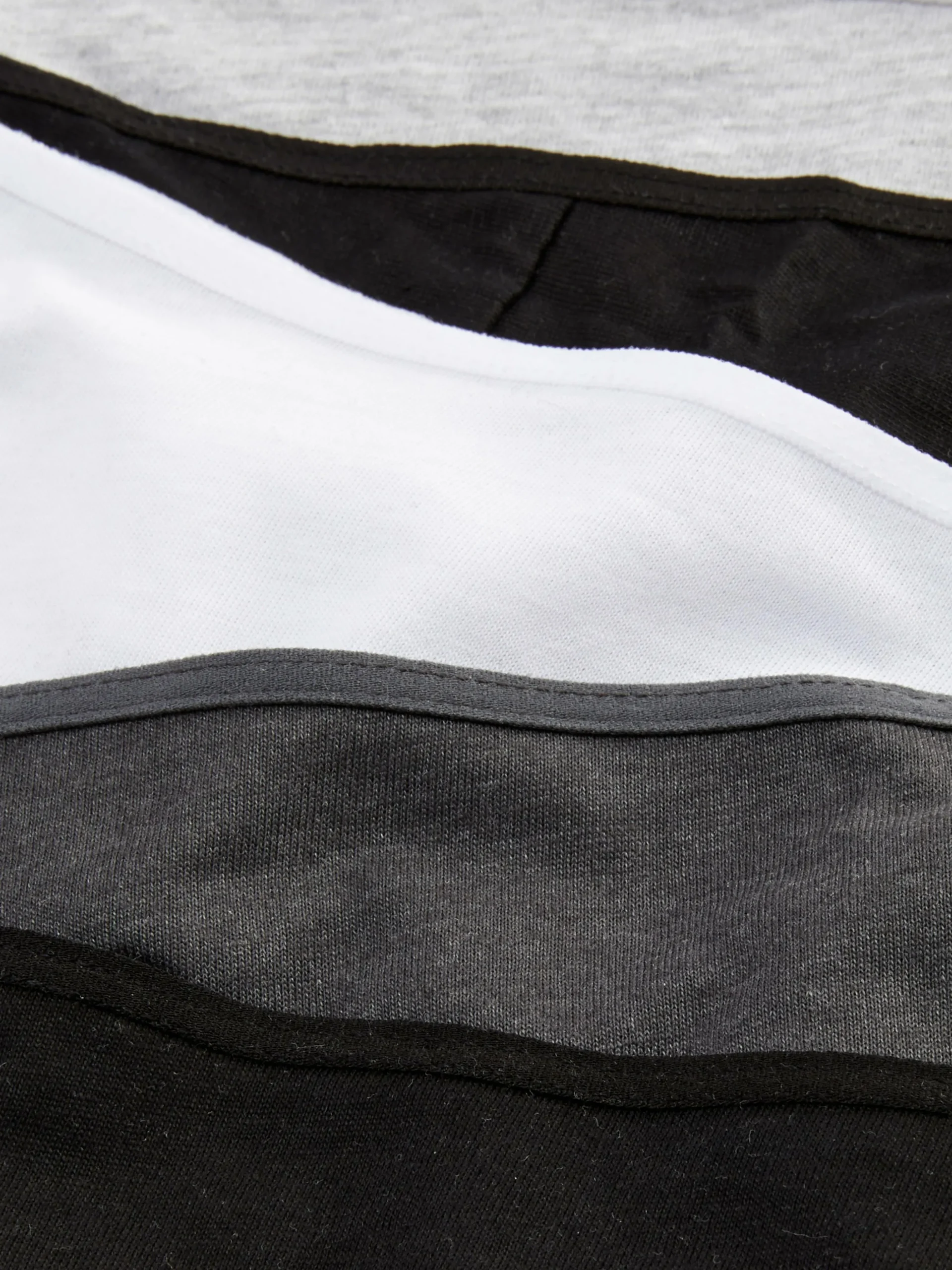 Lot De 5 Strings Essentiels