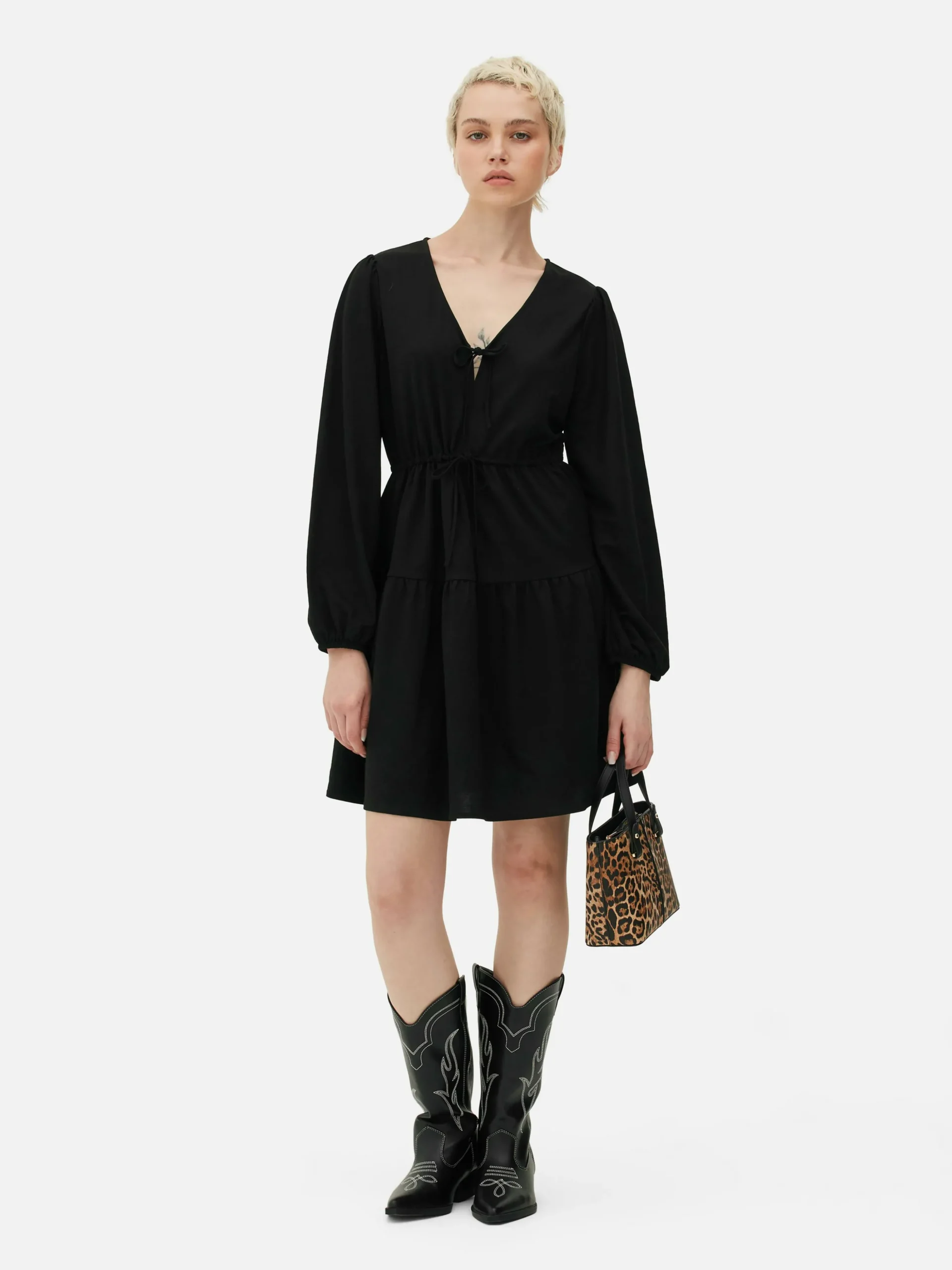 Mini Robe à Smocks Avec Col En V Et Liens à Nouer