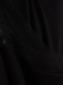 Pyjama à Manches Longues Avec Finitions En Dentelle