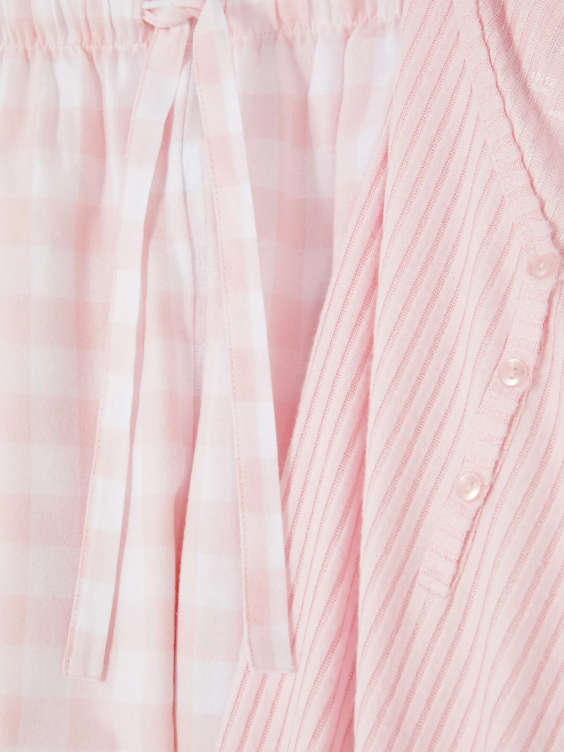 Pyjama T-shirt Boutonné Et Pantalon à Motifs