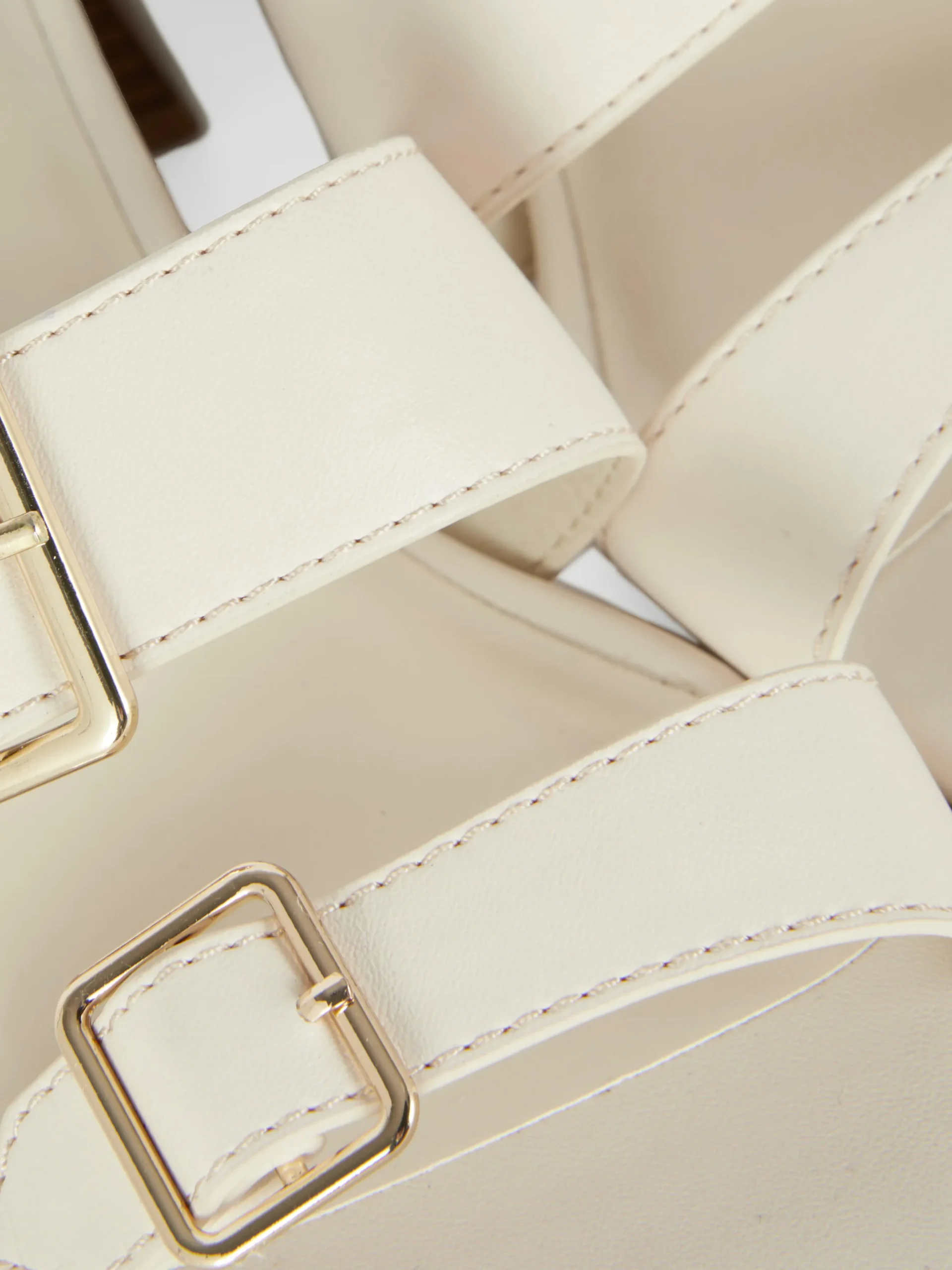 Sandales à Talon Bloc Avec Boucles