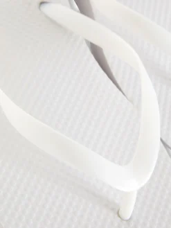 Tongs Plates Essential