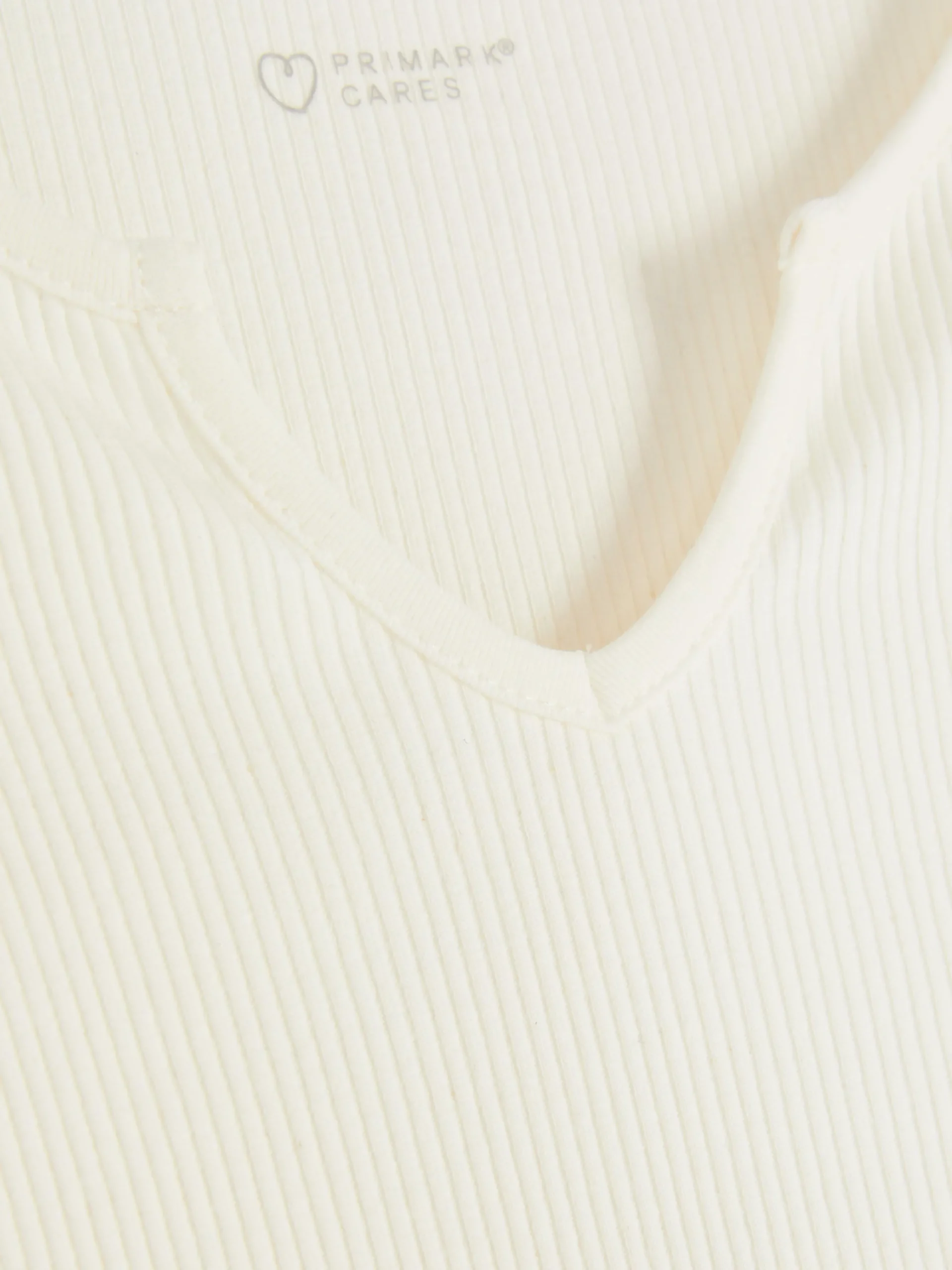 T-shirt Côtelé à Encolure Crantée